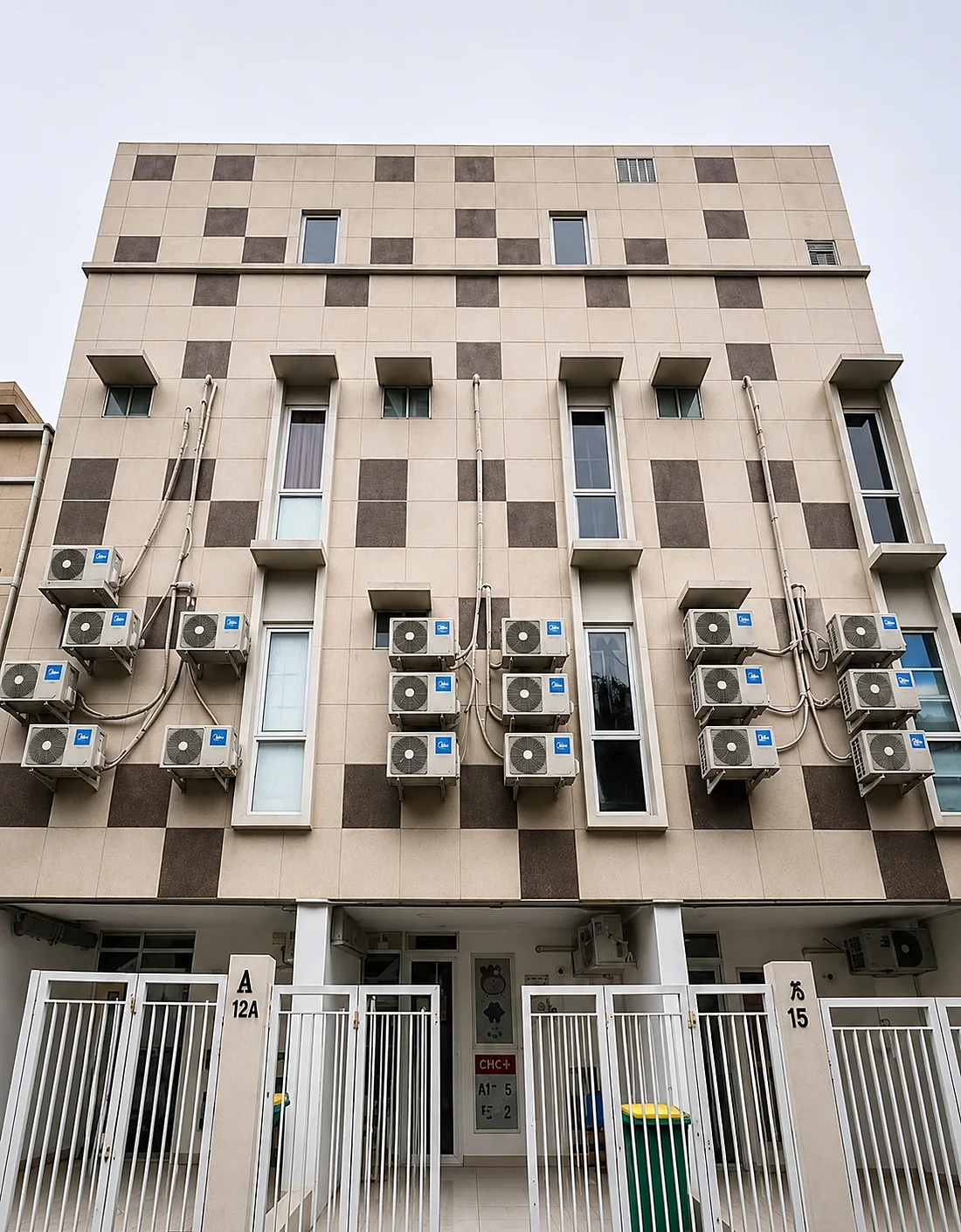 Fasad Apple Kost 2 di Kemang, Jakarta Selatan